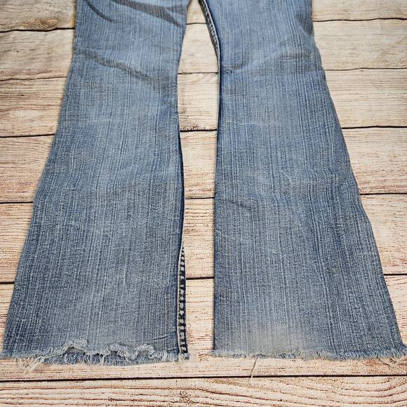 Silver Jeans Twisted Bootcut Womens Size 26 Blue Distressed Denim Crop Raw Hem - Picture 7 of 8